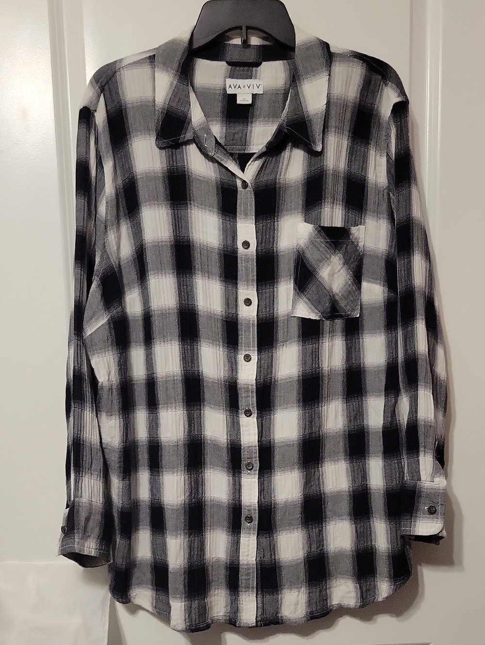Ava & Viv 3X Black/white Plaid L/S Tunic. Like New.
